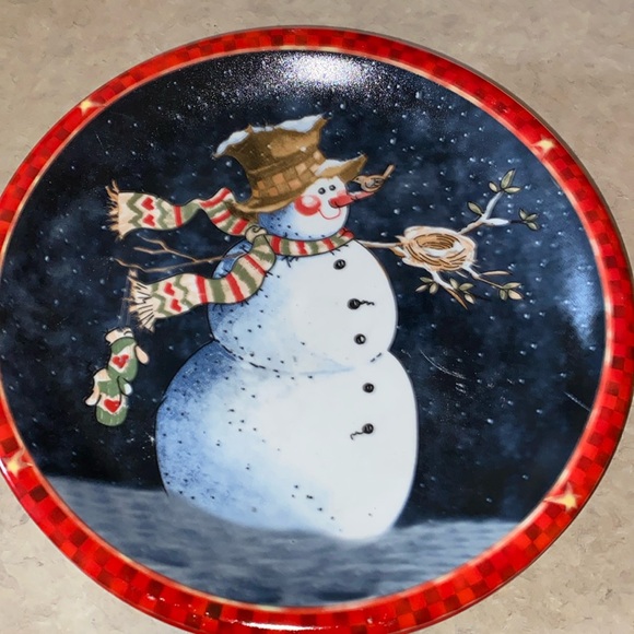 New Creations Tableware Holiday Snowman dinner plates. Sold individually - Picture 1 of 5